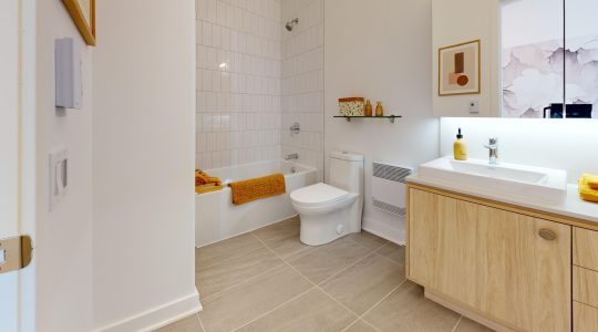 AURA-sur-le-square-Unite-611-Bathroom